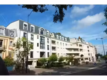 location parking à garches (92380)  115 €