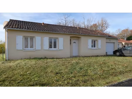 location maison 5 pièces 90 m² à naintre (86530)  725 €