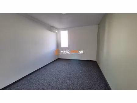 location locaux professionnels 120 m² à cholet (49300)  120 €