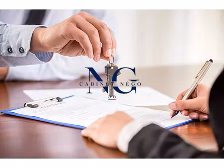 location locaux professionnels 58 m² à auray (56400)  2 300 €