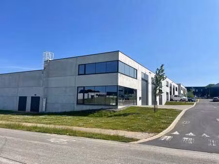 spacieuse unité pme (417 m²) à vendre à charleroi