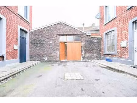 entrepôt avec maison proche des grands axes !