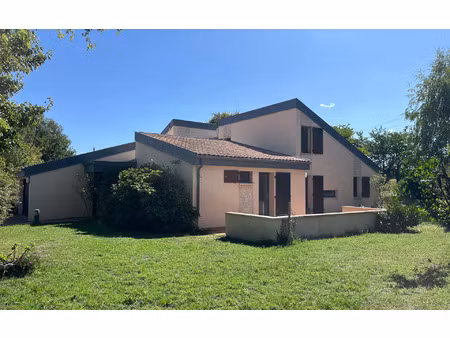 maison suaux m² t-6 à vendre  275 000 €