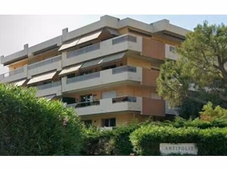 location appartement  m² t-1 à saint-laurent-du-var  705 €