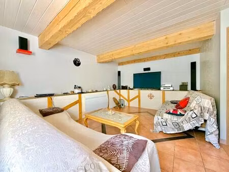 a vendre : maison familiale de caractère avec dépendance et beaux volumes