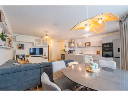 exclusivité - 5 pièces à vendre en parfait état avec terrasse en centre ville