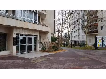 2 pièces confortables | balcon | stationnement privatif