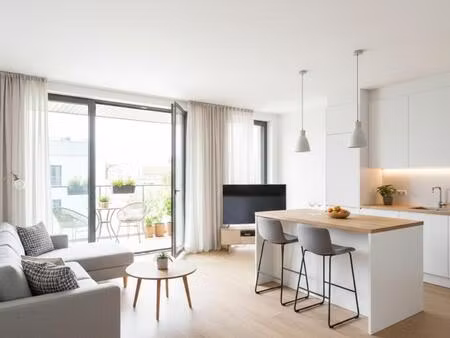 frais de notaire offerts beau 2 pieces en étage eleve avec extérieur