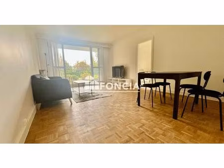 bel appartement de 68 m2  3 pièces rénové  proche du lycée international