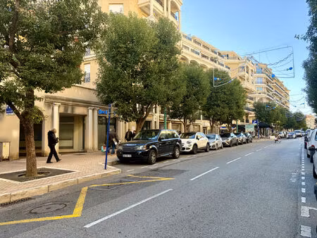 vente commerce 56 m² menton (06500)