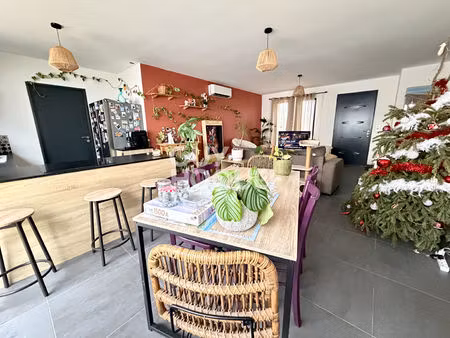 maison récente de plain-pied - 4 chambres - centre de longèves