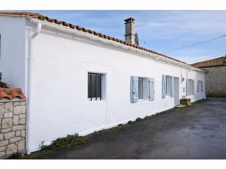 vente maison 5 pièces 103 m² terres-de-haute-charente (16270)