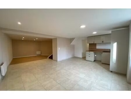 location maison  m² t-4 à noailhac  650 €