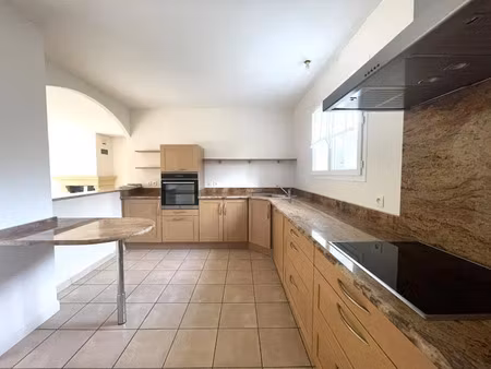 location maison 5 pièces 130 m² à ustaritz (64480)  1 750 €