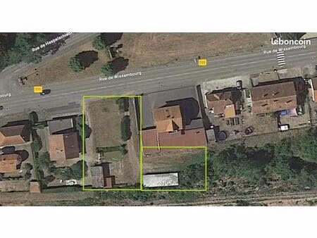 6 garages  1 dépôt sur un terrais de 11 ares