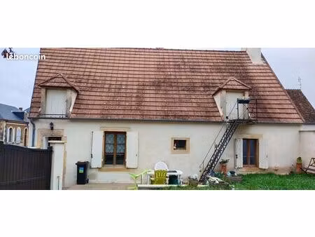 maison 4 pièces 85 m² 550