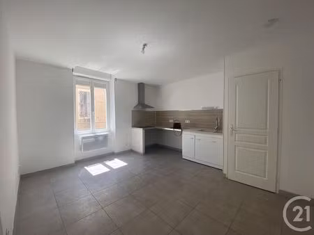 appartement f3 à louer - 3 pièces - 40 m2 - bedarieux - 34 - languedoc-roussillon
