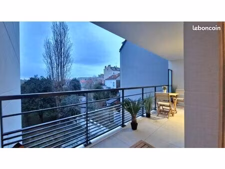 appartement 2 pièces meublé (zone pavillonnaire) + place de parking sous-sol