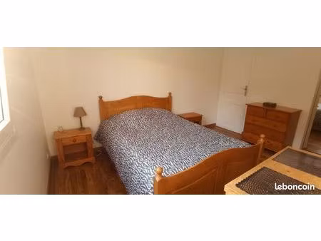 chambre meublée indépendante avec salle de bain