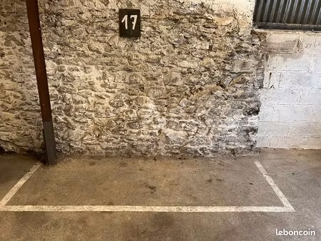 parking/box 12 m² laval