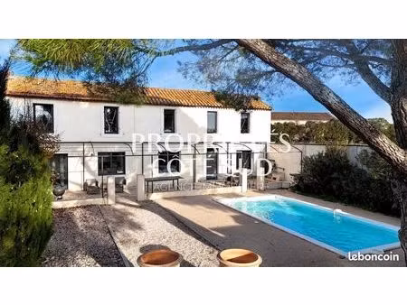 propriété 5 pièces 160 m²