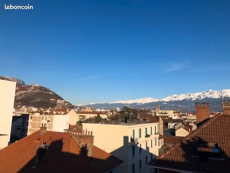 centre berriat f1 neuf 30m2 vue imprenable sans vis a vis lumineux calme