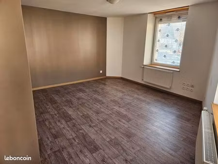 location 45 m² à senones centre