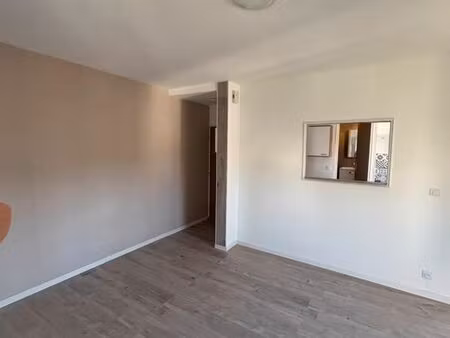 location grand t2 refait à neuf