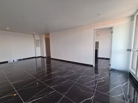 t3 de standing avec balcon et cellier