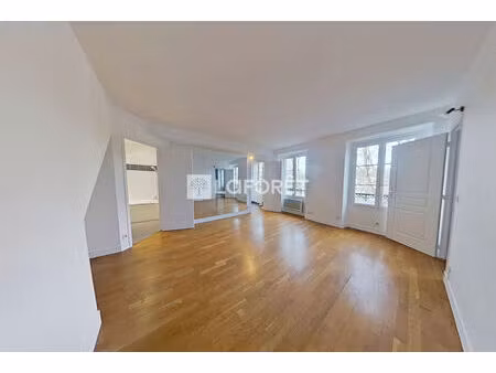 charmant t2 de 40 m²  situé en plein centre ville de bougival