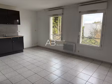 t2 40 m2 fargues saint hilaire centre avec climatisation