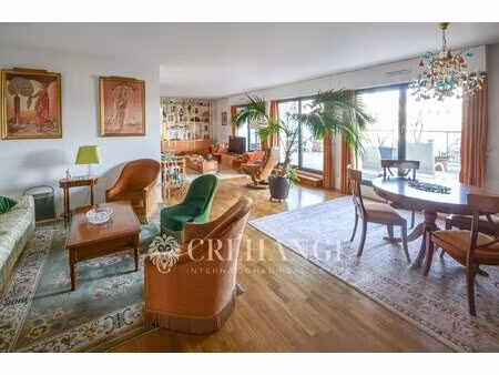 hyper centre - appartement de 146 29m² avec grande terrasse.