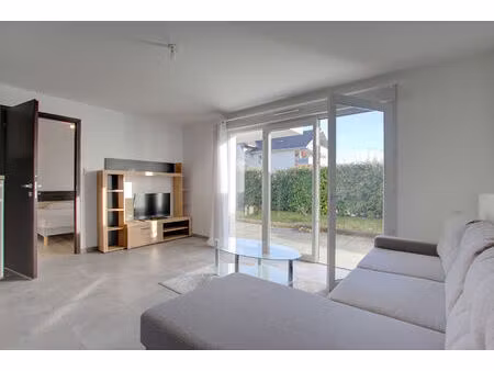 poisy à louer appartement t2 meublé en rez de jardin