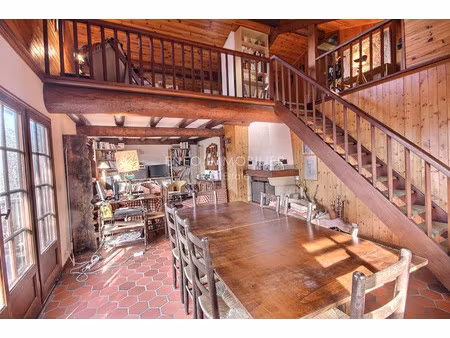 chalet traditionnel sur grande parcelle de terrain