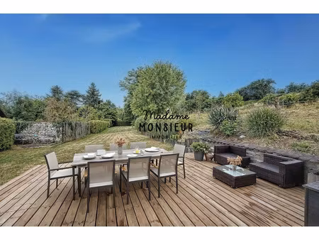 maison familiale rénovée avec charme  volumes et grand terra