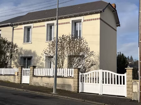 maison avec jardin secteur calme proche des commerces à loch