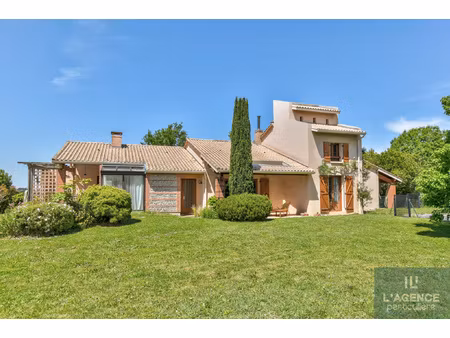 villa t6 d'environ 205m2 corronsac