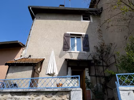 charmante maison de village avec terrasse  habitable de suit