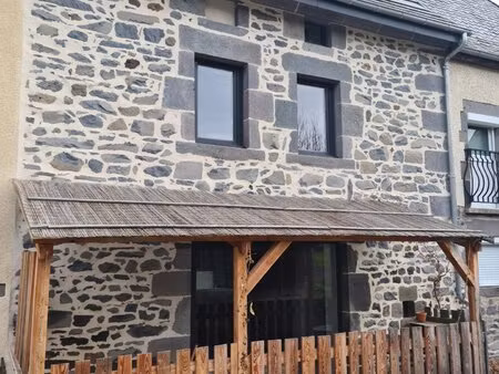 jolie maison de village à st bonnet près orcival