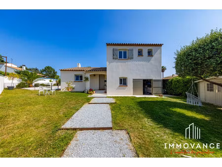 maison à fort potentiel dans un environnement recherché