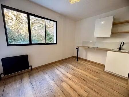 studette rénovée  vallon des auffes