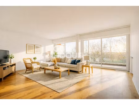 paris xvi  flandrin  superbe 105m2 au 3ème étage avec 2 chambres  terrasse 15m2 avec parki