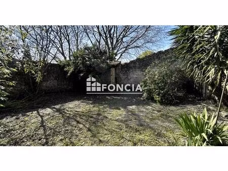 maison mitoyenne deux chambres et jardin