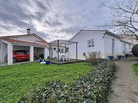 à vendre. maison à l'aiguillon-la-presqu'île  2 chambres  bureau  garage  jardin.