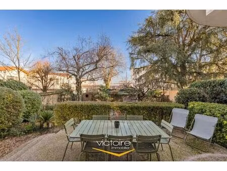 montchat - grande et lumineuse maison de 5 ch sur son terrain de 464 m²