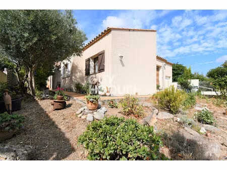 ponteilla maison 3 faces  5 pièces dont 3 chambres en rdc  avec garage et jardin.