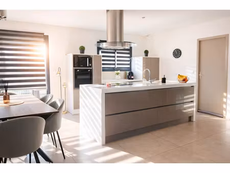 villa t4 piscine garage lotissement récent ouveilhan