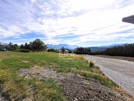 a vendre à gap  terrain à bâtir.