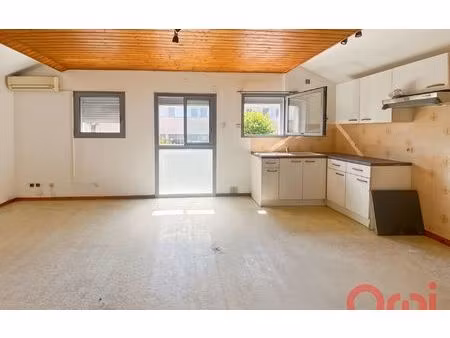 location appartement  m² t-2 à moissac  510 €