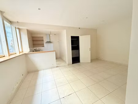 au centre ville de cachan - 2 pièces rdc avec terrasse